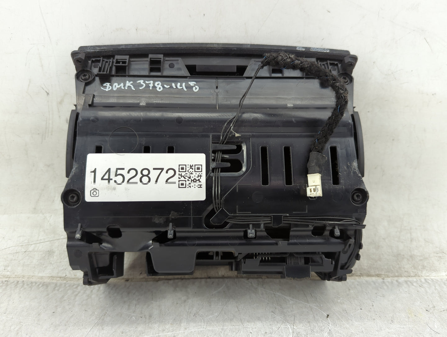 2008-2011 Mercedes-benz C300 Information Display Screen - Oemusedautoparts1.com
