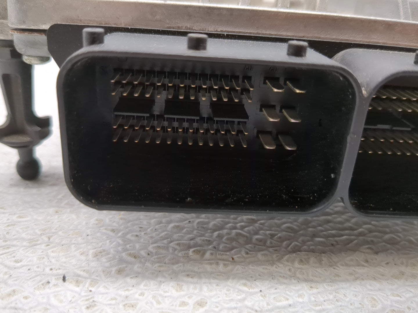 2007-2009 Mercedes-Benz Clk350 PCM Engine Control Computer ECU ECM PCU OEM P/N:A 272 153 60 91 0 261 209 284 Fits OEM Used A