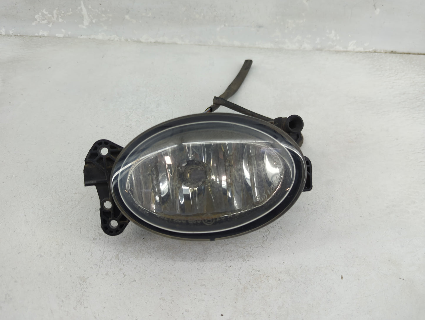 Mercedes-benz E-class Driver Left Oem Fog Light Lamp Black - Oemusedautoparts1.com