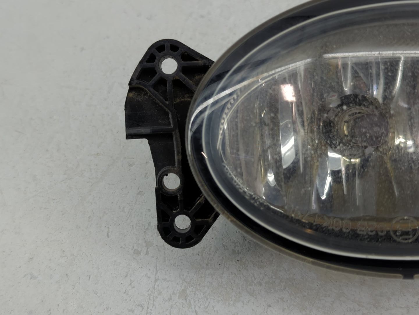 Mercedes-benz E-class Driver Left Oem Fog Light Lamp Black - Oemusedautoparts1.com
