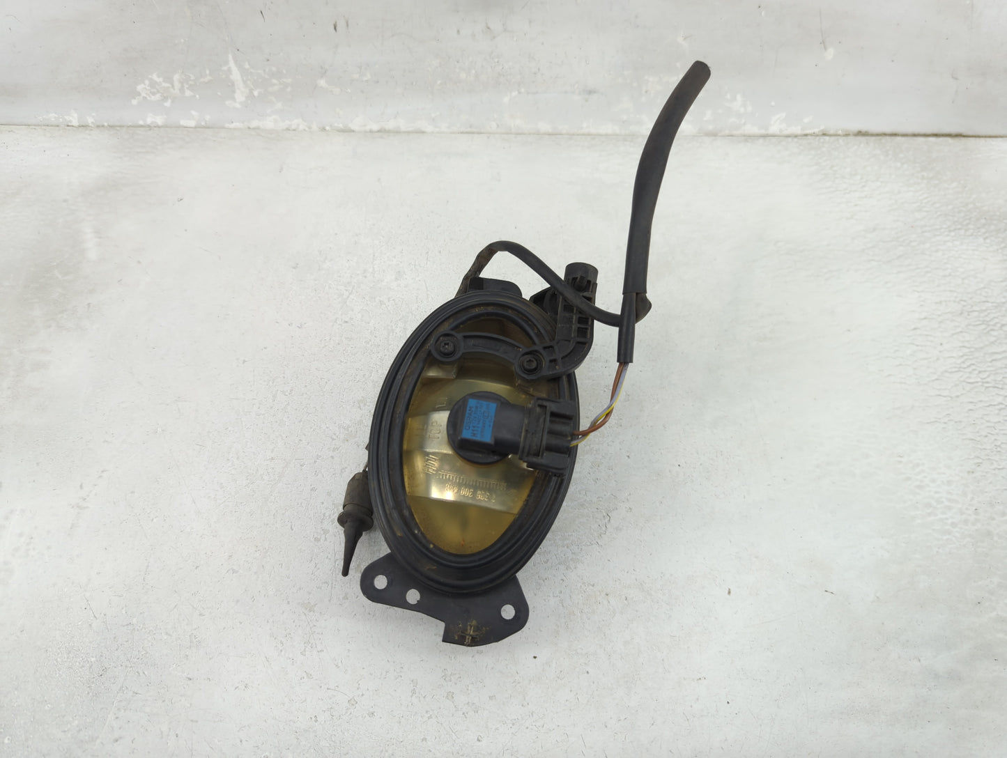 Mercedes-benz E-class Driver Left Oem Fog Light Lamp Black - Oemusedautoparts1.com