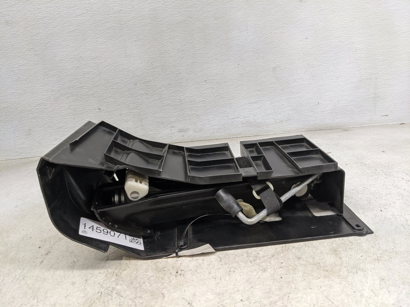 2008 Mercedes-benz E-class Spare Scissor Car Jack - Oemusedautoparts1.com