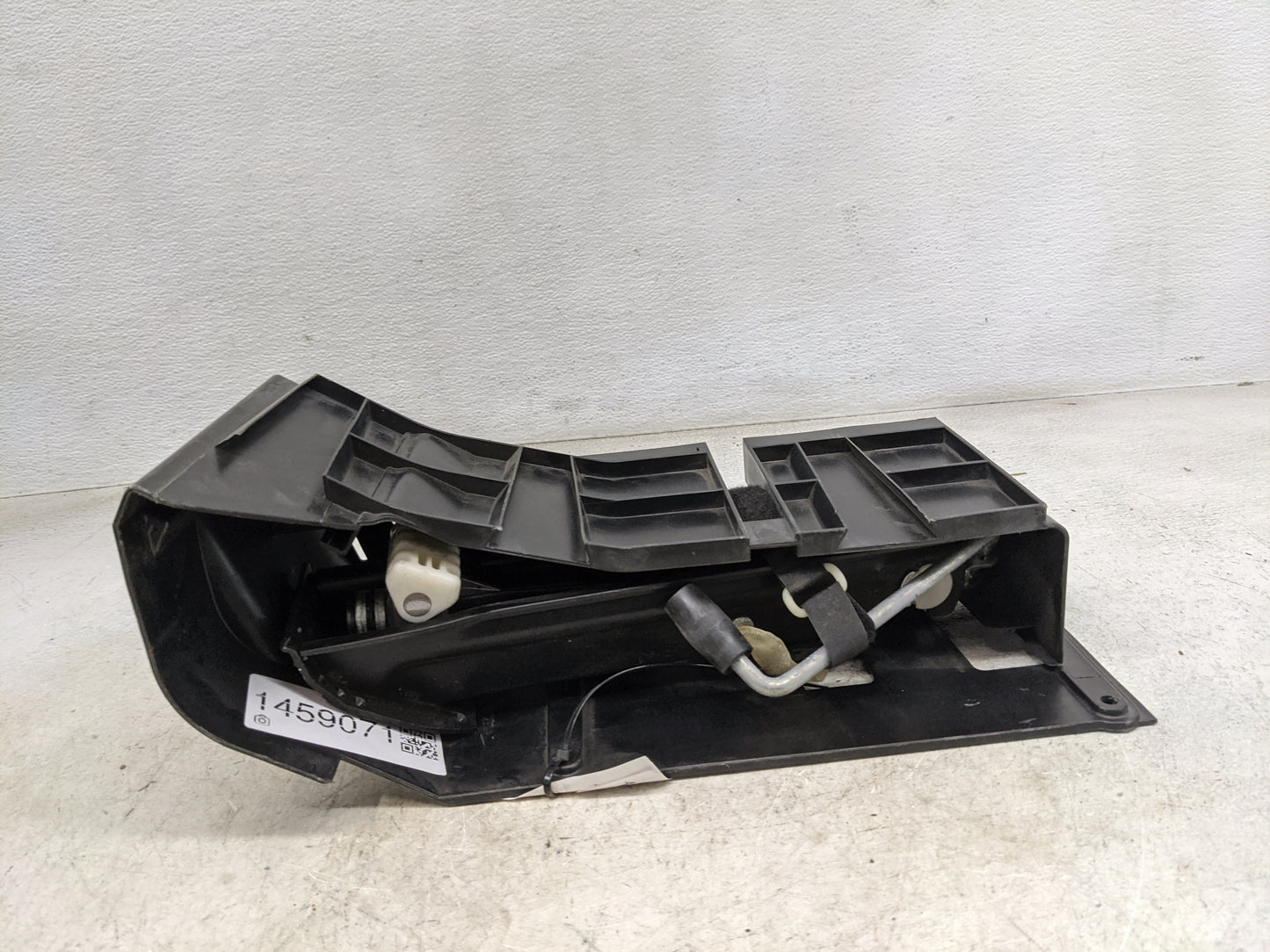 2008 Mercedes-benz E-class Spare Scissor Car Jack - Oemusedautoparts1.com
