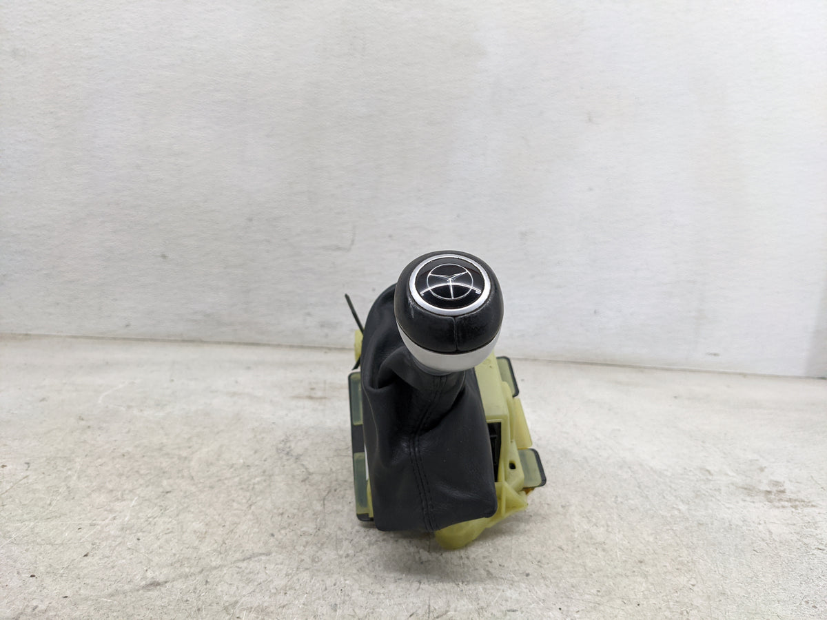 2008 Mercedes-benz E-class Floor Console Assembly Shifter - Oemusedautoparts1.com