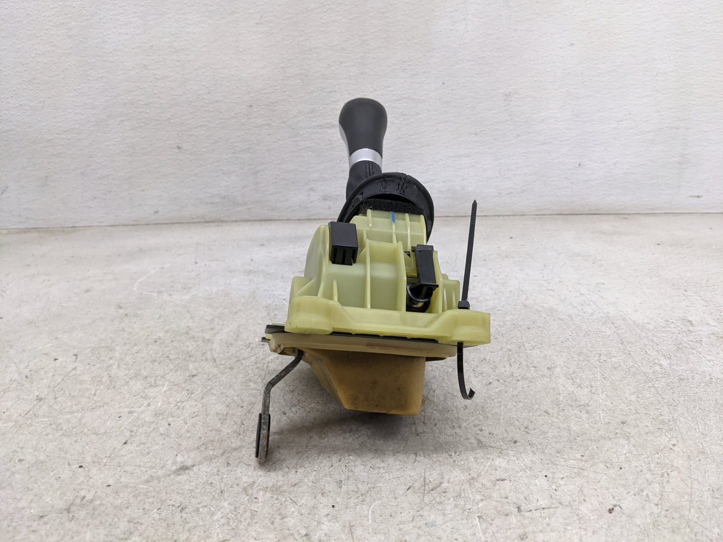 2008 Mercedes-benz E-class Floor Console Assembly Shifter - Oemusedautoparts1.com