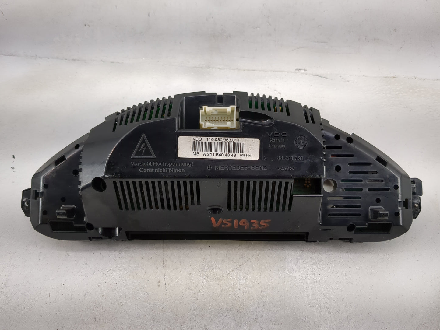 2008 Mercedes-Benz E-Class Instrument Cluster Speedometer Gauges P/N:110.080/363.014 A2115404348 Miles: Fits OEM Used Auto P