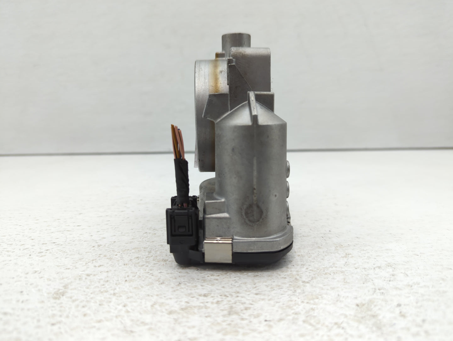 2007-2011 Mercedes-Benz E350 Throttle Body P/N:A 113 141 01 25 1131410125 Fits OEM Used Auto Parts - Oemusedautoparts1.com