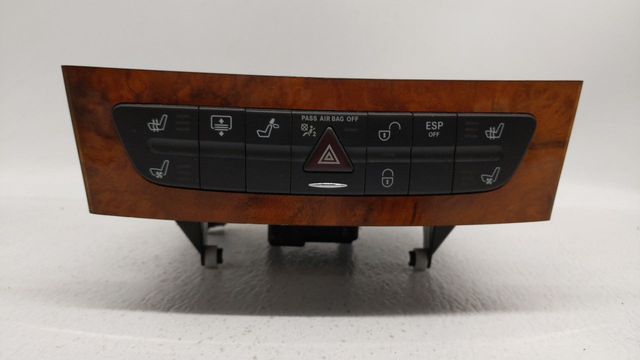 2008 Mercedes-benz E550 Hazard Switch - Oemusedautoparts1.com