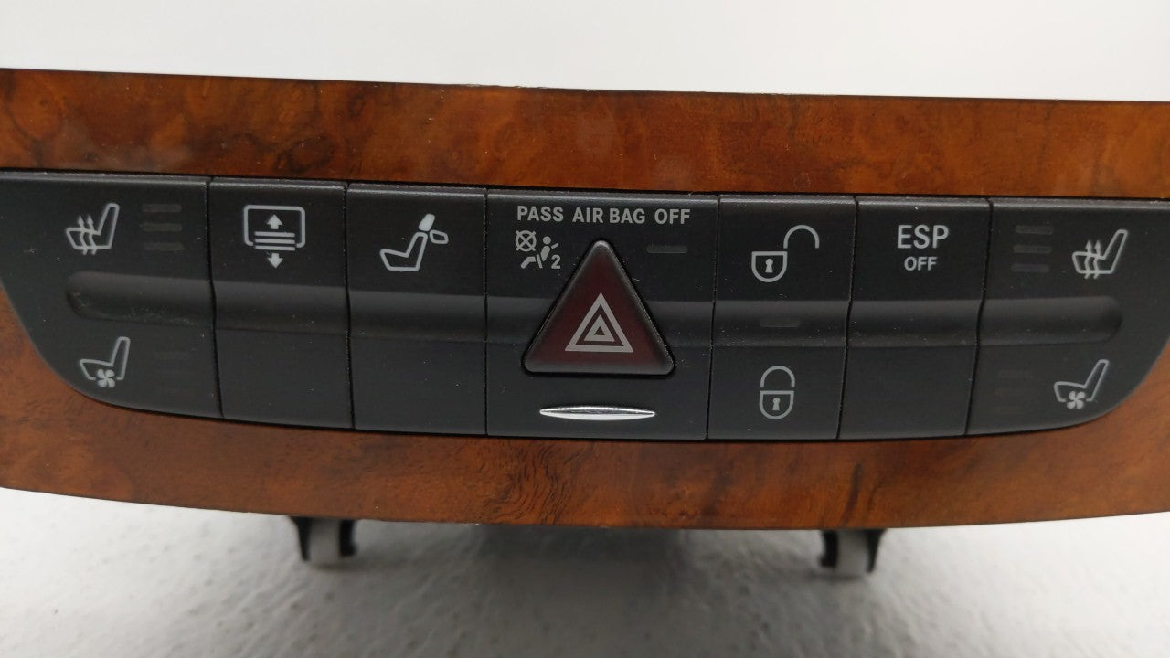 2008 Mercedes-benz E550 Hazard Switch - Oemusedautoparts1.com