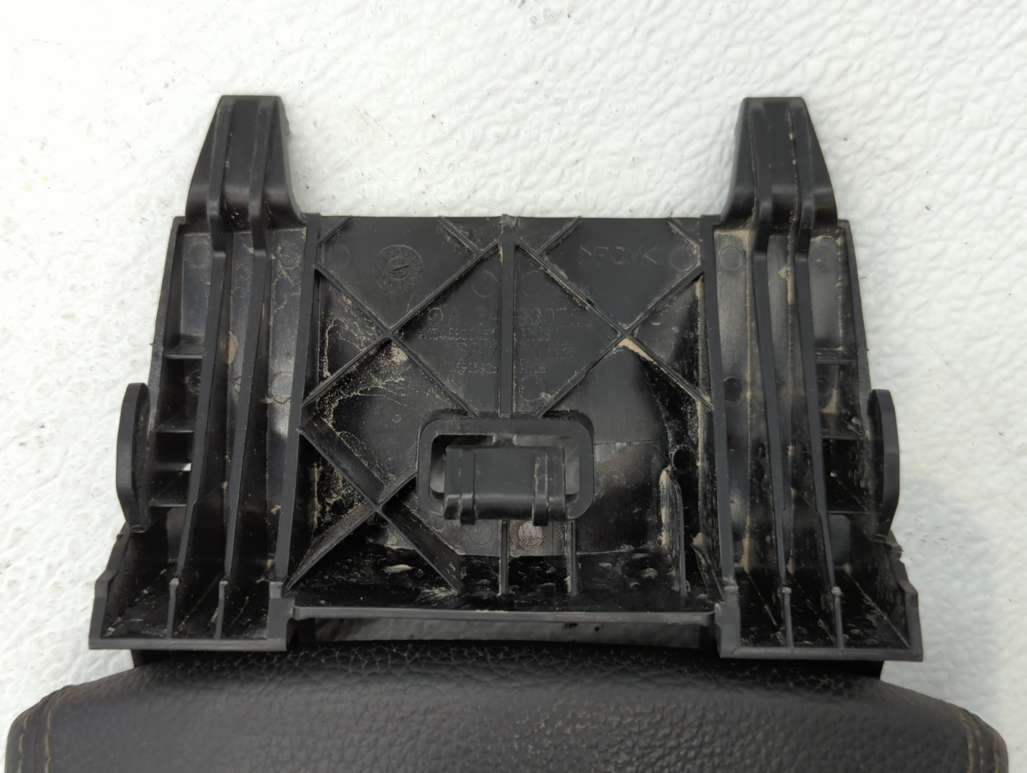 2008 Mercedes-benz Gl450 Center Console Armrest Cover Lid - Oemusedautoparts1.com
