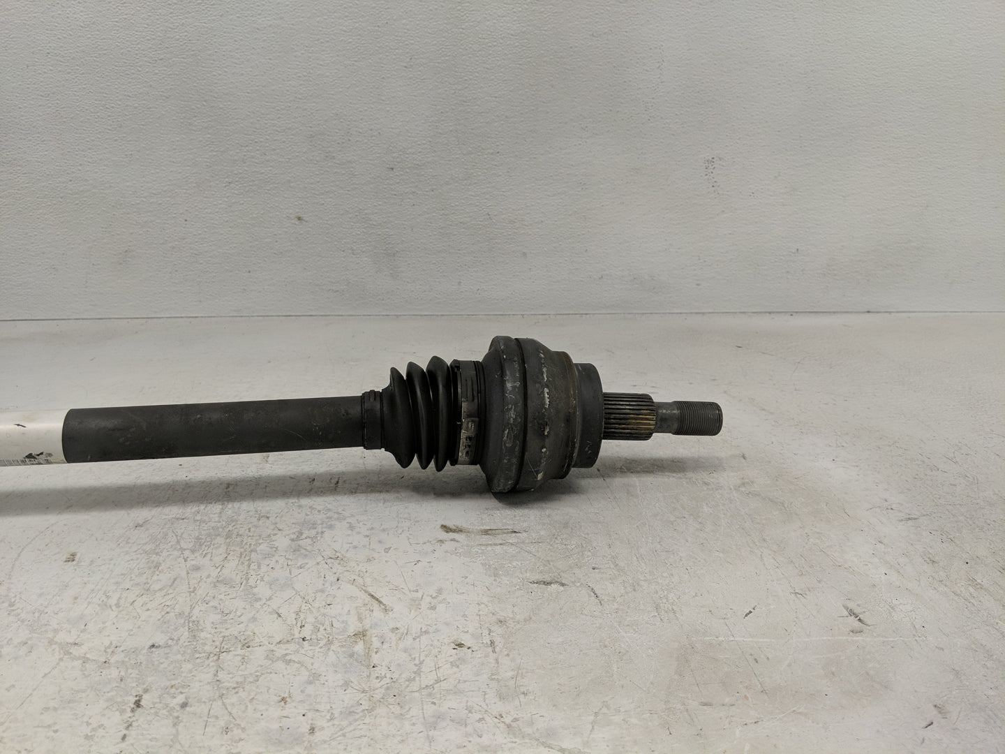 Mercedes-benz Ml Axle Shaft Front Driver Cv C/v - Oemusedautoparts1.com