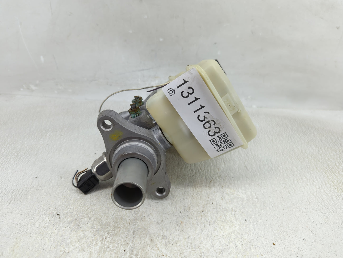 Mercedes-benz Ml250 Brake Master Cylinder 1311363 - Oemusedautoparts1.com