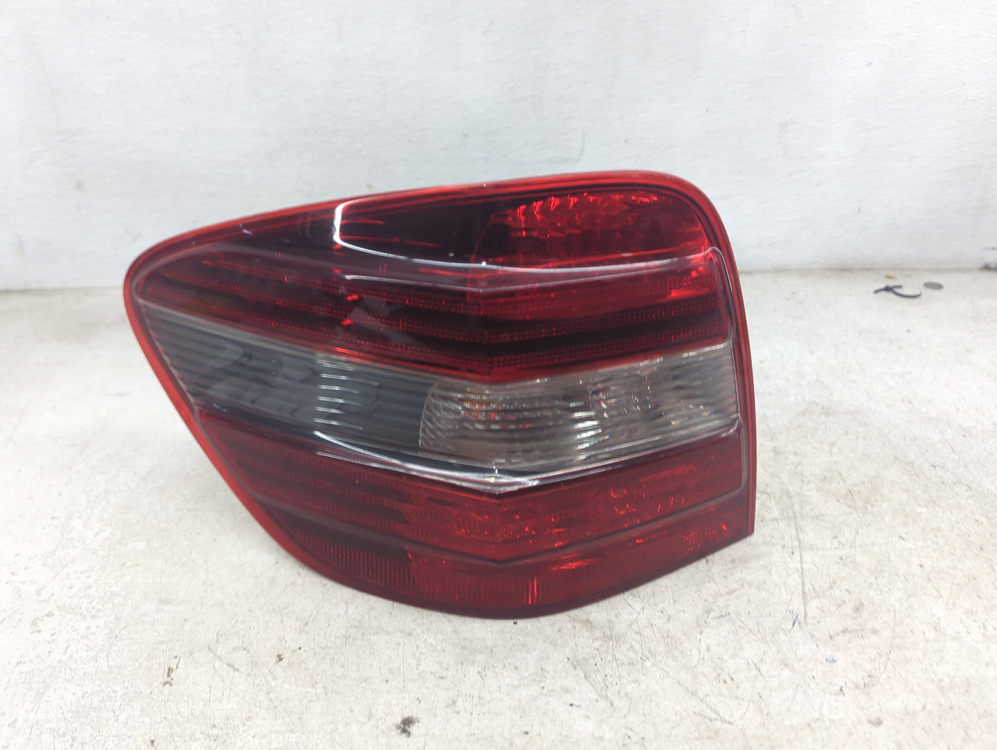 2006-2008 Mercedes-Benz Ml350 Tail Light Assembly Driver Left OEM Fits Fits 2006 2007 2008 OEM Used Auto Parts - Oemusedauto