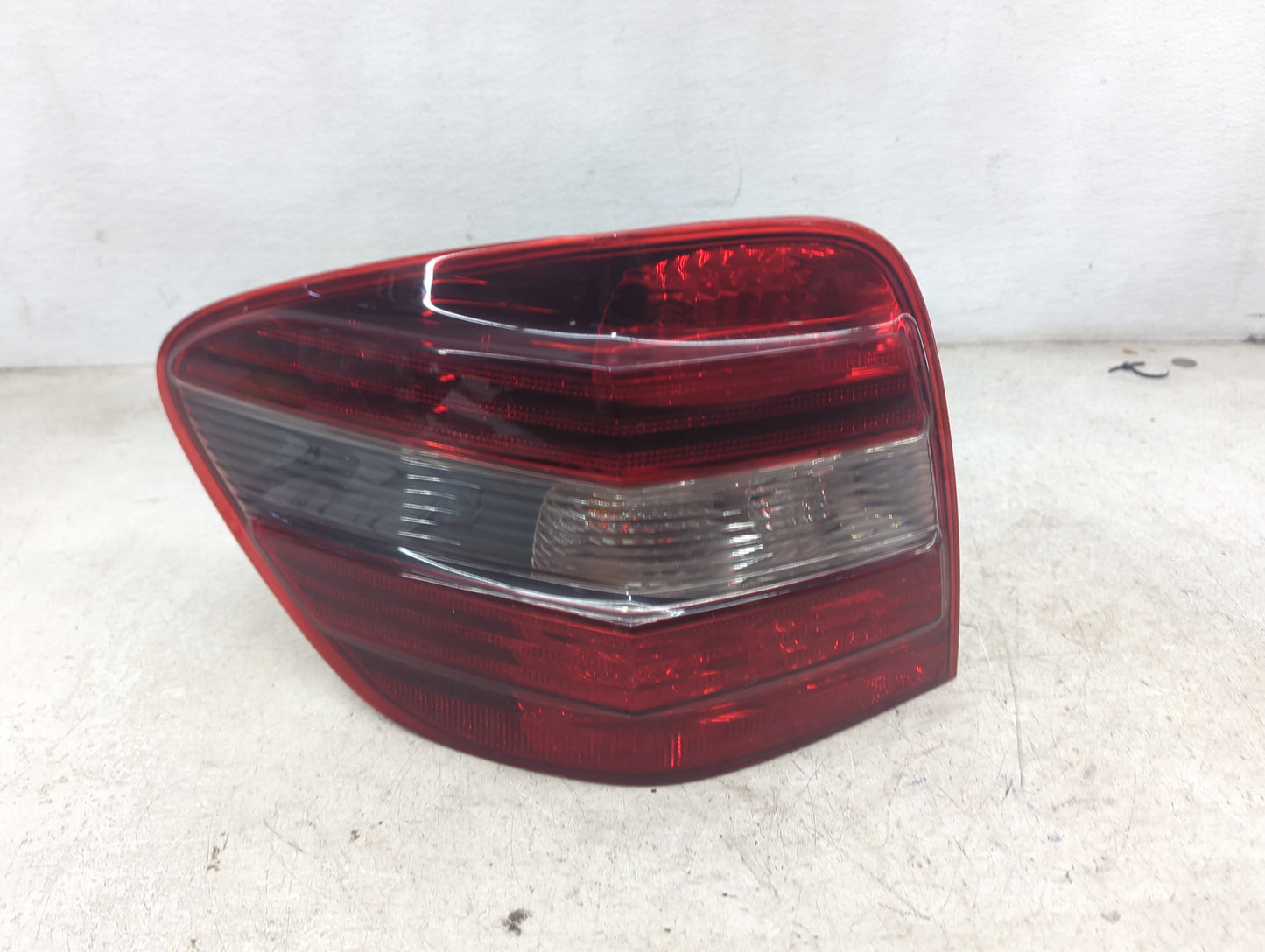 2006-2008 Mercedes-Benz Ml350 Tail Light Assembly Driver Left OEM Fits Fits 2006 2007 2008 OEM Used Auto Parts - Oemusedauto