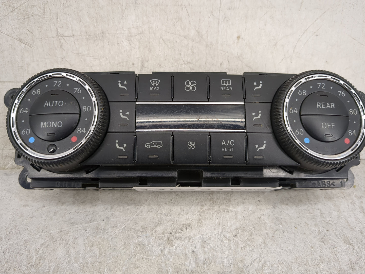 2008 Mercedes-Benz R350 Climate Control Module Temperature AC/Heater Replacement P/N:A251 820 61 89 A251 870 77 89 Fits Fits