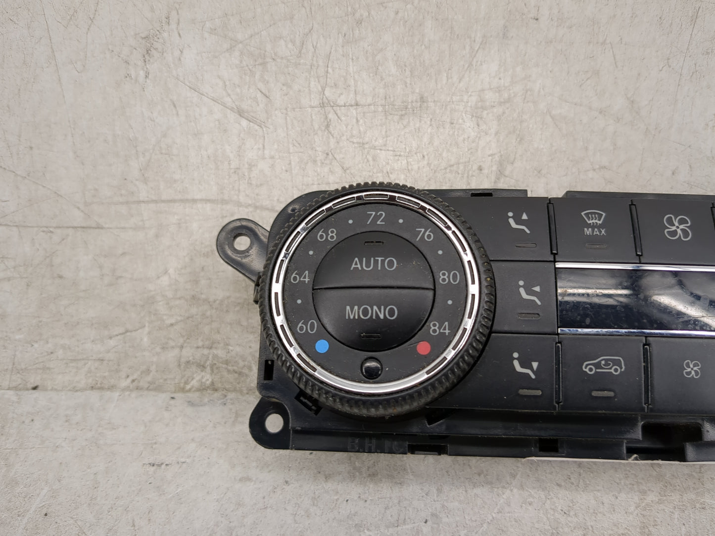 2008 Mercedes-Benz R350 Climate Control Module Temperature AC/Heater Replacement P/N:A251 820 61 89 A251 870 77 89 Fits Fits