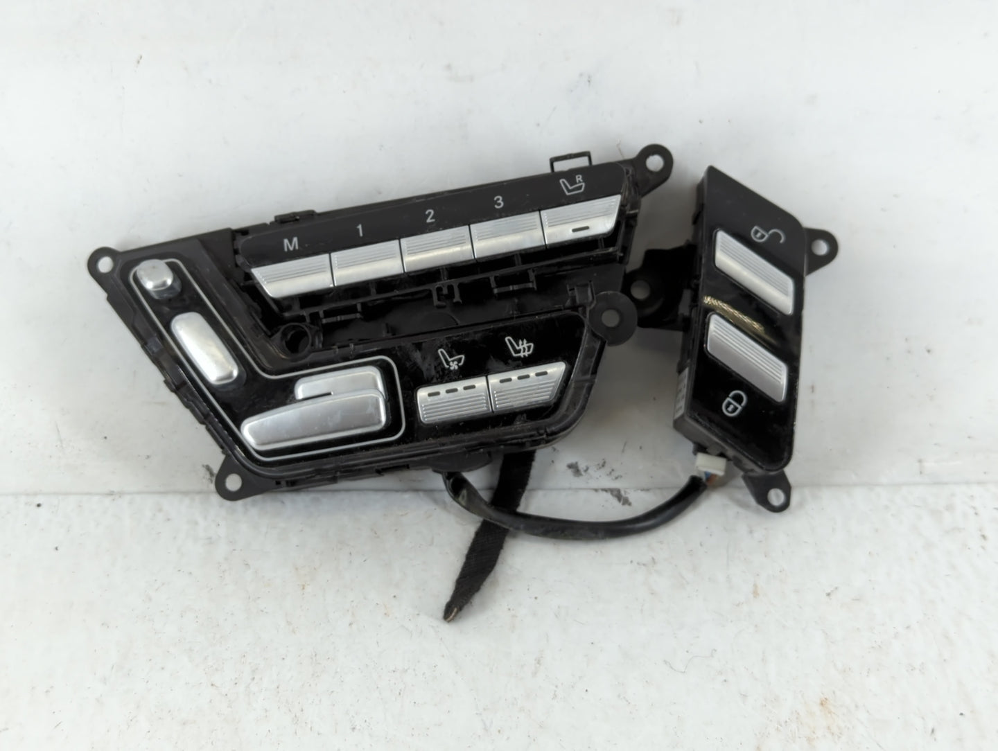 2007-2013 Mercedes-Benz S550 Power Mirror Switch Replacement Driver Side Left P/N:10378877 A 221 870 92 58 Fits OEM Used Aut