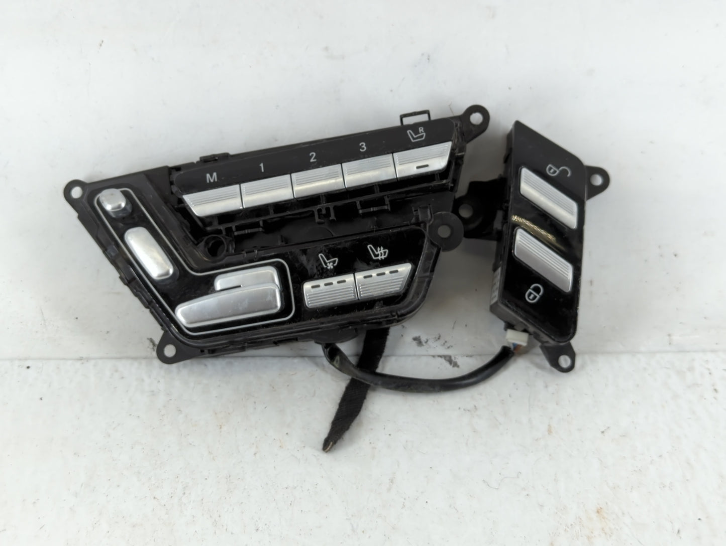 2007-2013 Mercedes-Benz S550 Power Mirror Switch Replacement Driver Side Left P/N:10378877 A 221 870 92 58 Fits OEM Used Aut