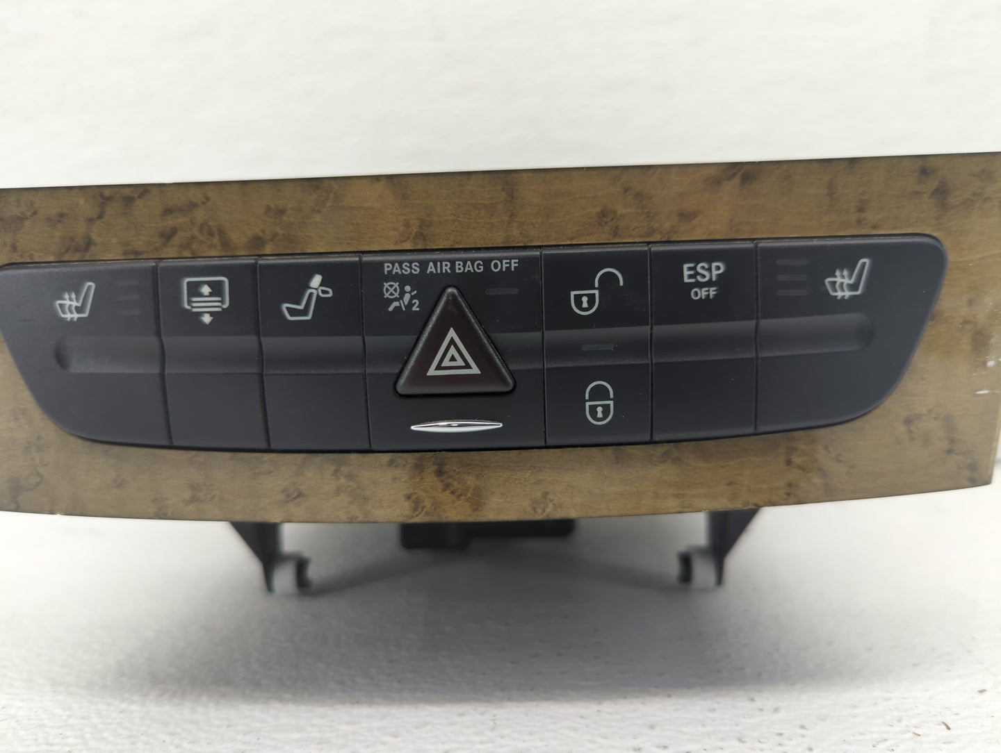 2005-2009 Mercedes-Benz Slk350 Radio AM FM Cd Player Receiver Replacement P/N:211 827 55 42 2118275542 Fits OEM Used Auto Pa