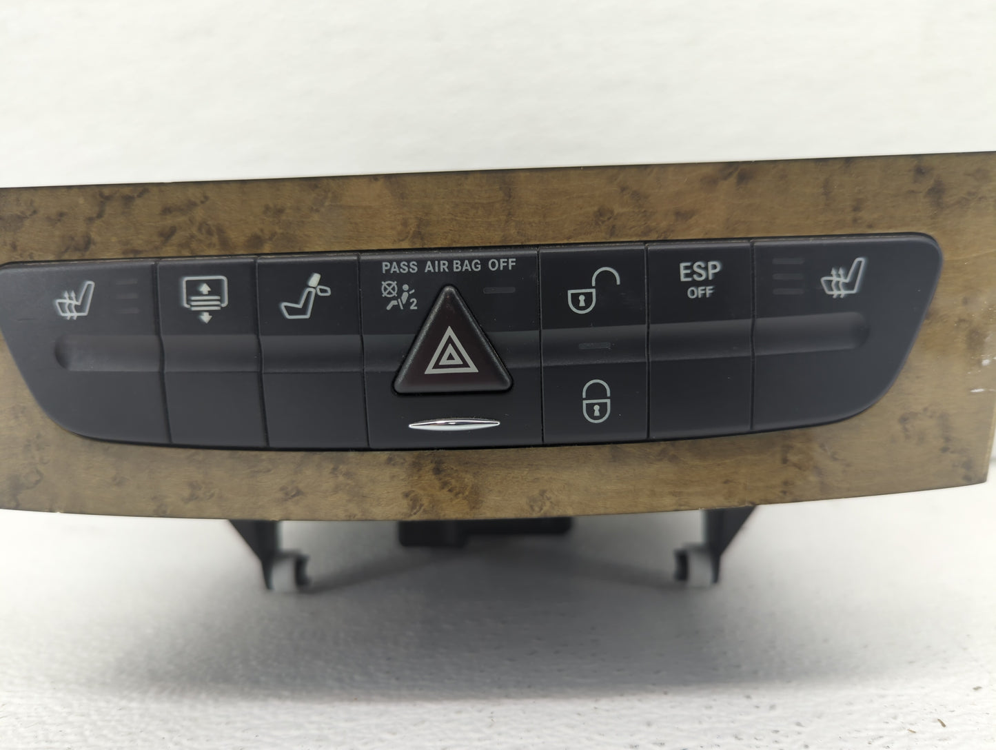 2005-2009 Mercedes-Benz Slk350 Radio AM FM Cd Player Receiver Replacement P/N:211 827 55 42 2118275542 Fits OEM Used Auto Pa