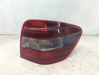 2008 Mercedes Ml350 Tail Light Assembly Passenger Right OEM P/N:A0044682 139345, 195185 Fits Fits 2006 2007 OEM Used Auto Pa