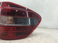 2008 Mercedes Ml350 Tail Light Assembly Passenger Right OEM P/N:A0044682 139345, 195185 Fits Fits 2006 2007 OEM Used Auto Pa