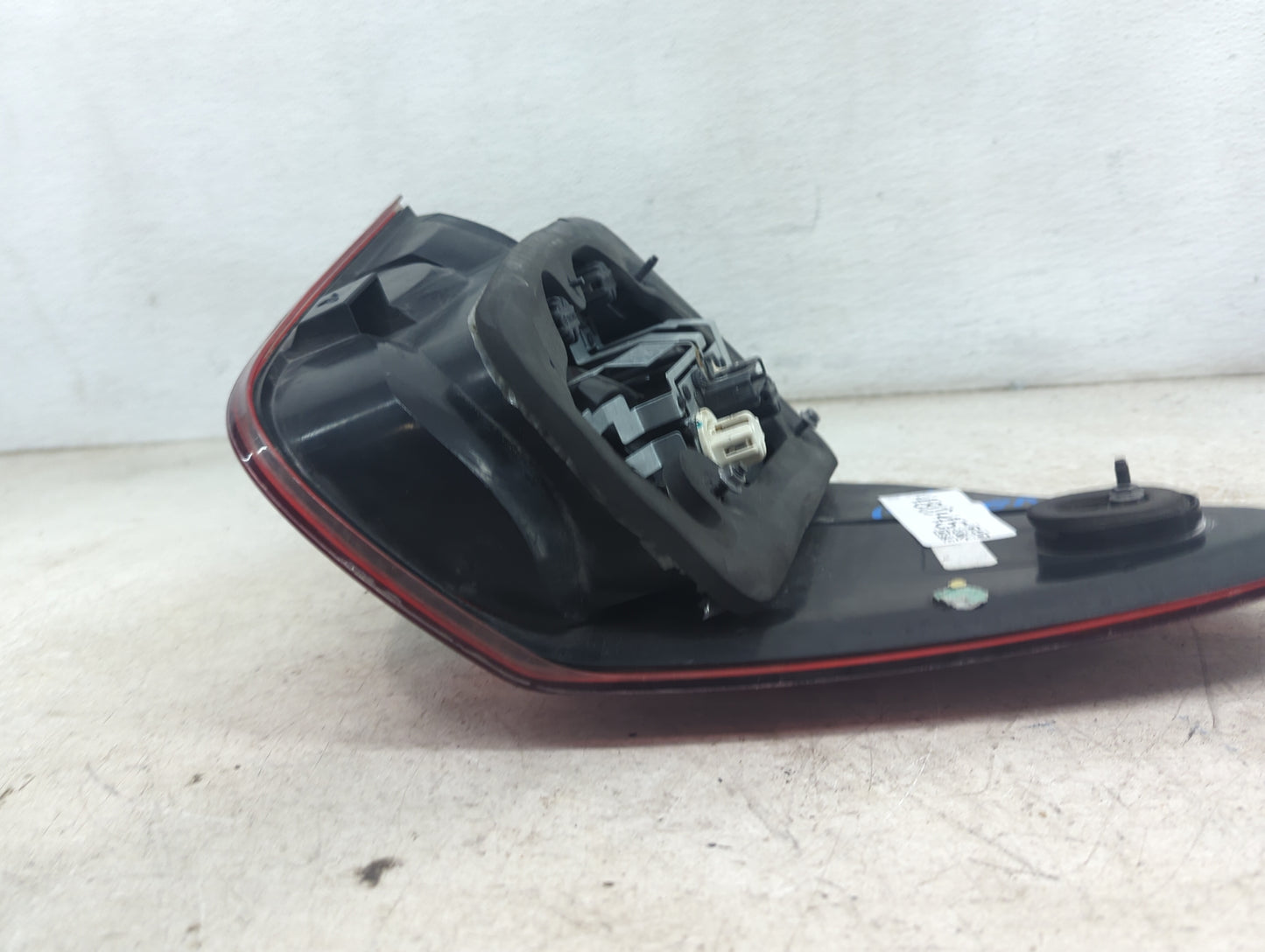 2008 Mercedes Ml350 Tail Light Assembly Passenger Right OEM P/N:A0044682 139345, 195185 Fits Fits 2006 2007 OEM Used Auto Pa