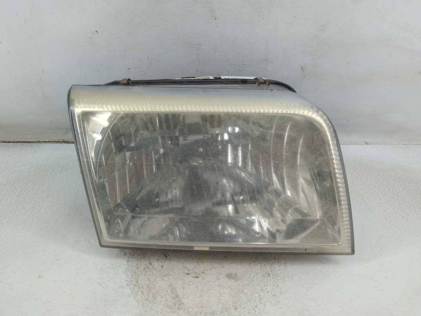 2006 Mercury Grand Marquis Passenger Right Oem Head Light Headlight Lamp - Oemusedautoparts1.com