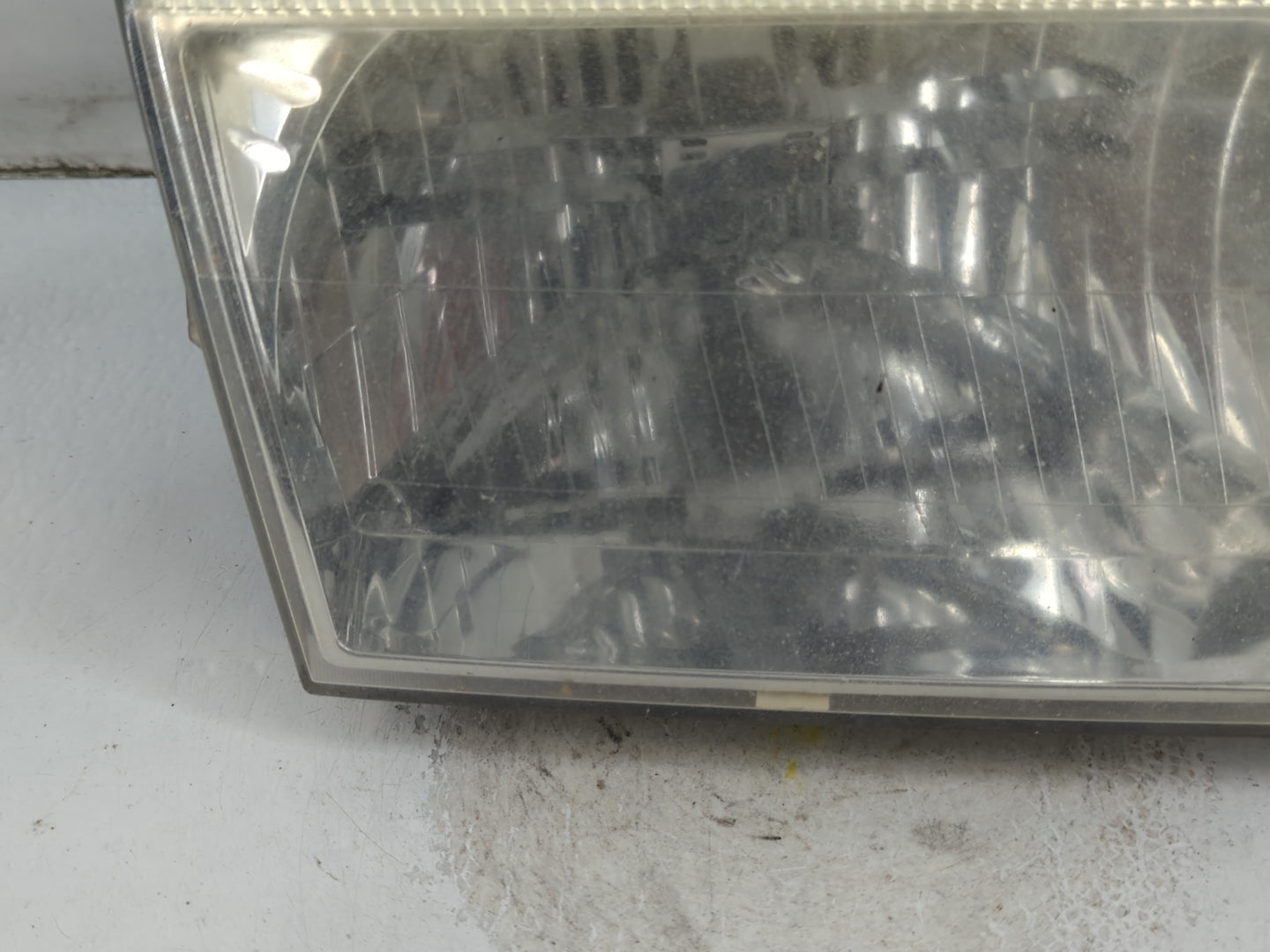 2006 Mercury Grand Marquis Passenger Right Oem Head Light Headlight Lamp - Oemusedautoparts1.com