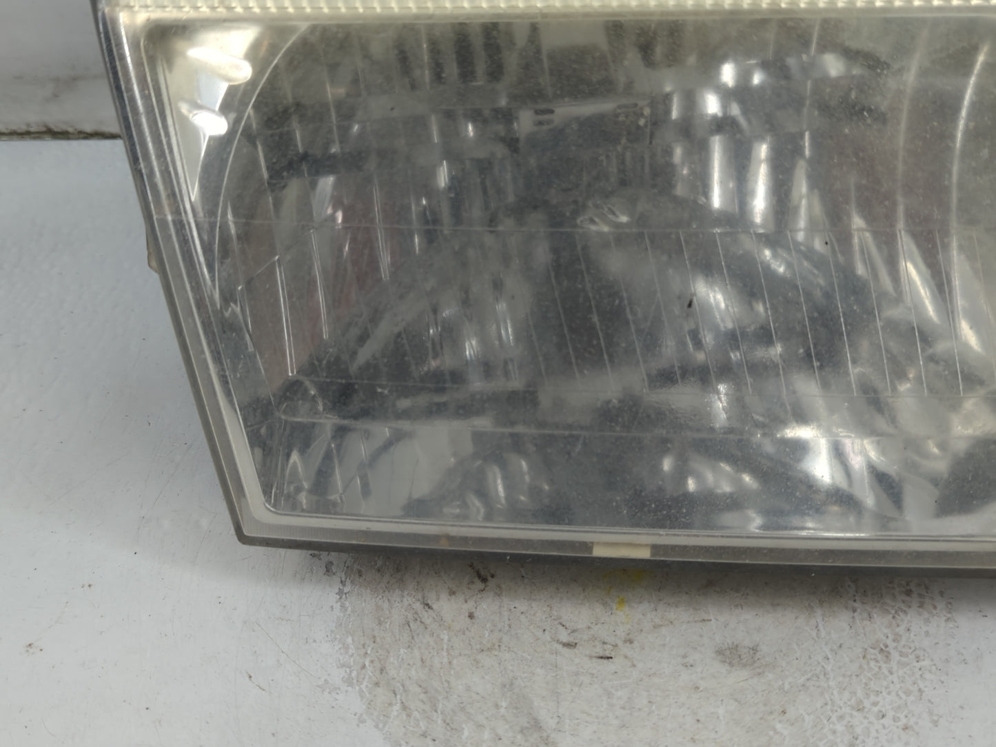 2006 Mercury Grand Marquis Passenger Right Oem Head Light Headlight Lamp - Oemusedautoparts1.com