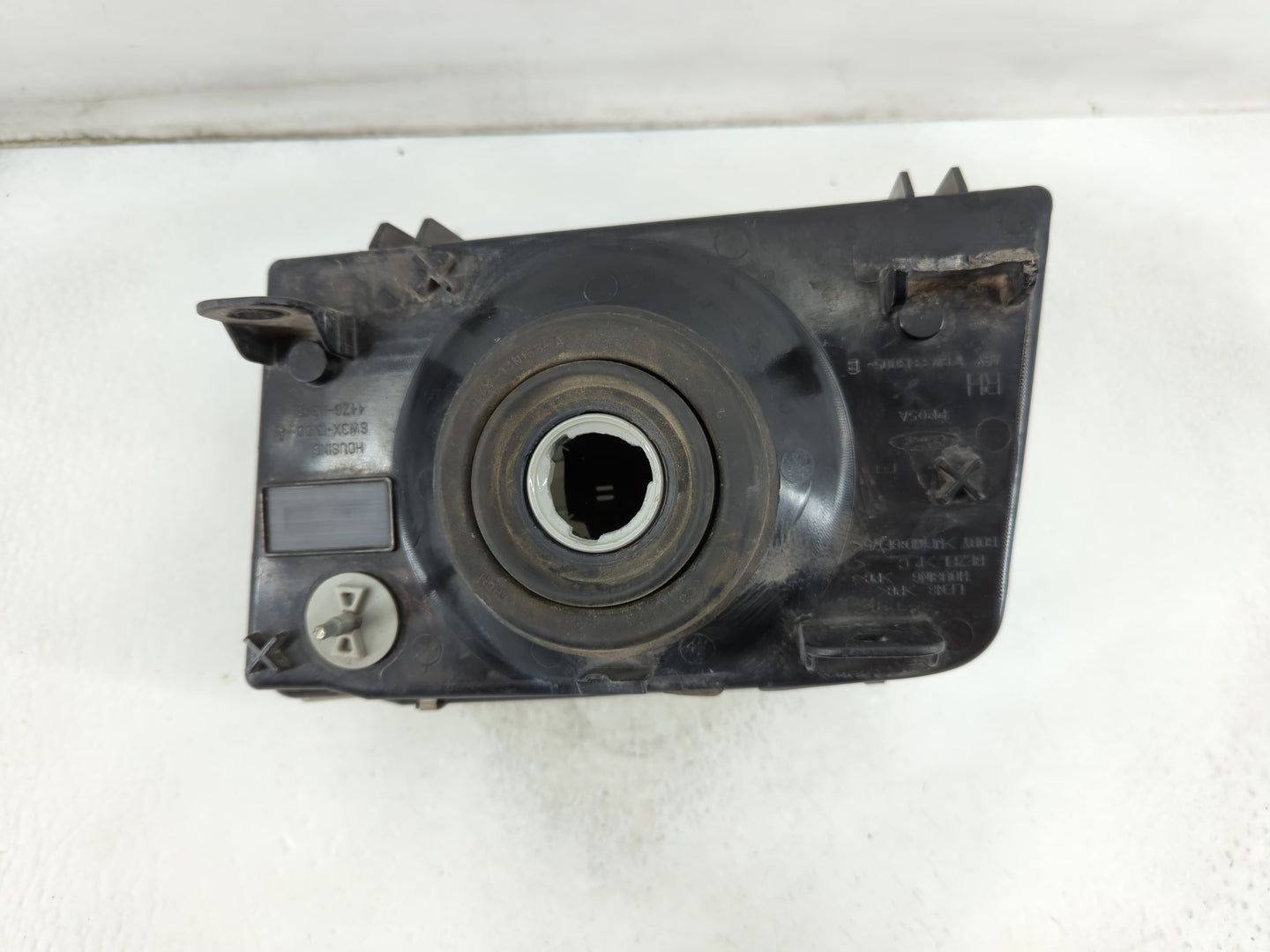 2006 Mercury Grand Marquis Passenger Right Oem Head Light Headlight Lamp - Oemusedautoparts1.com