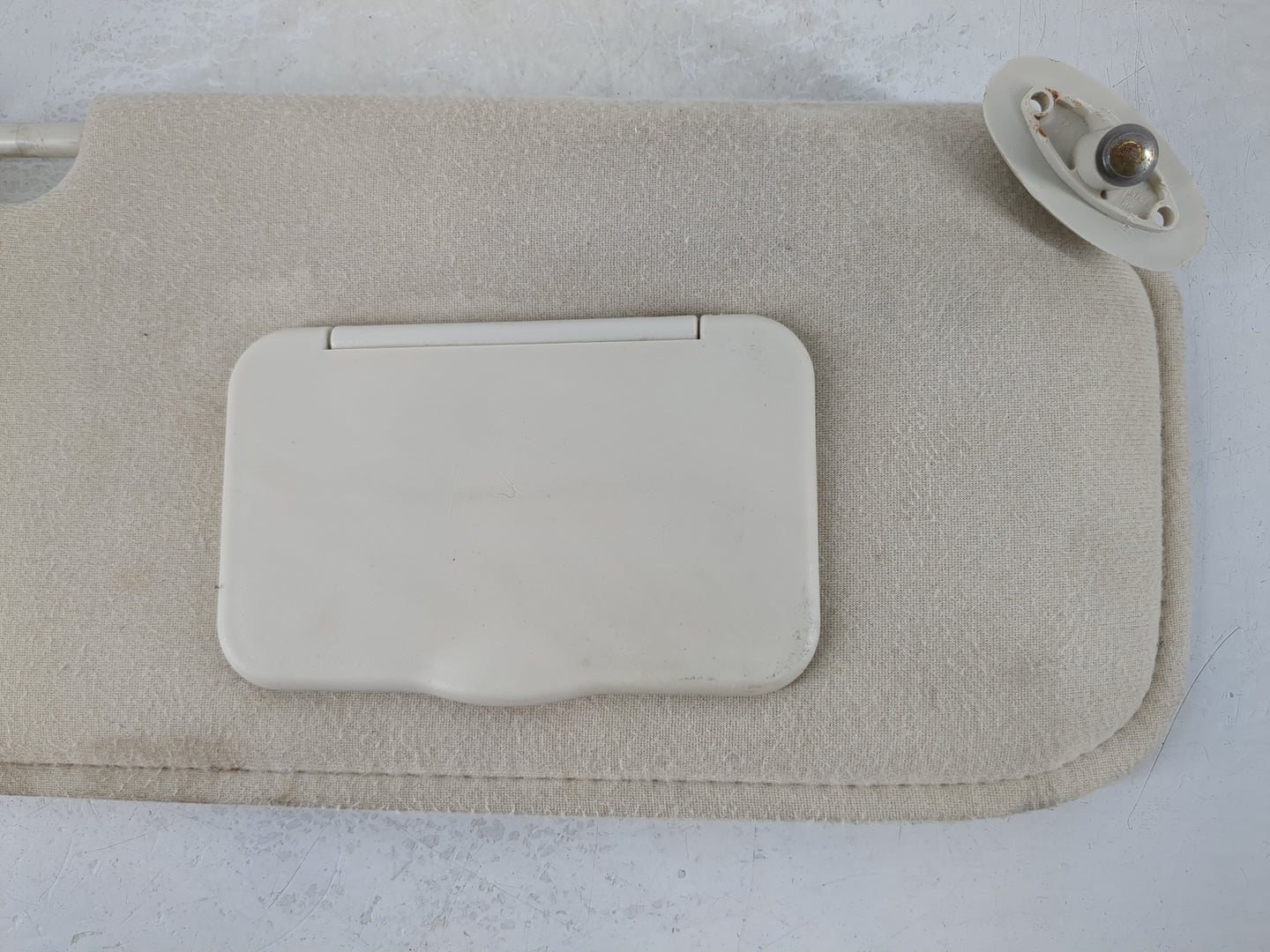 2008 Mercury Mariner Sun Visor Shade Replacement Passenger Right Mirror Fits OEM Used Auto Parts - Oemusedautoparts1.com