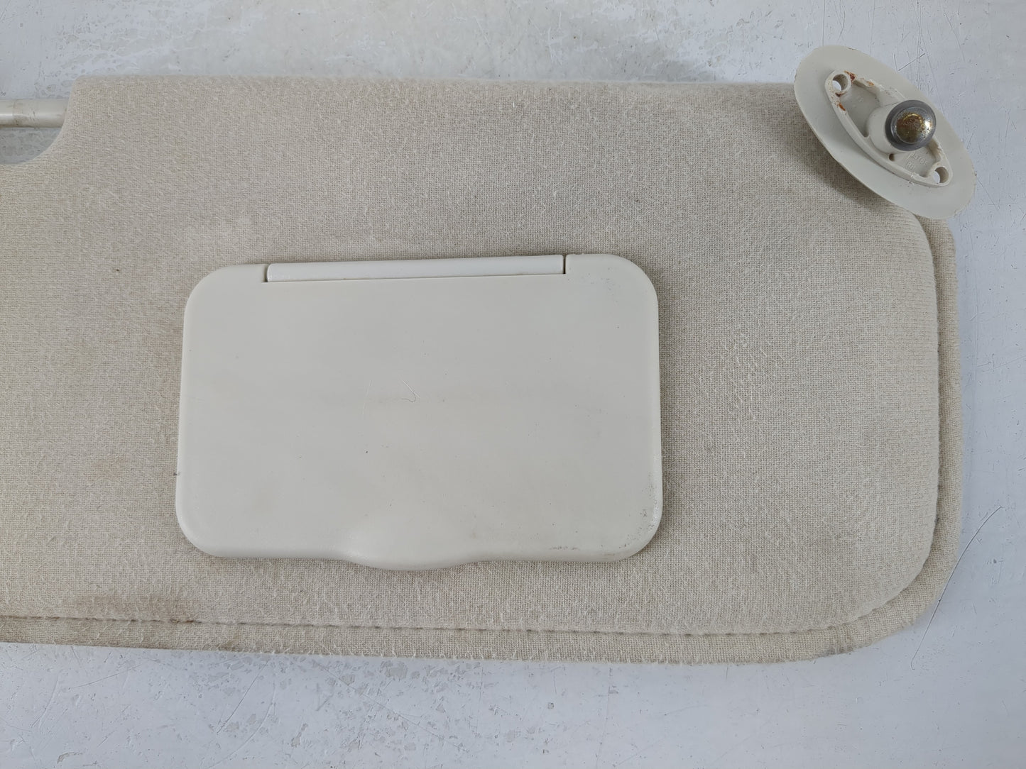 2008 Mercury Mariner Sun Visor Shade Replacement Passenger Right Mirror Fits OEM Used Auto Parts - Oemusedautoparts1.com