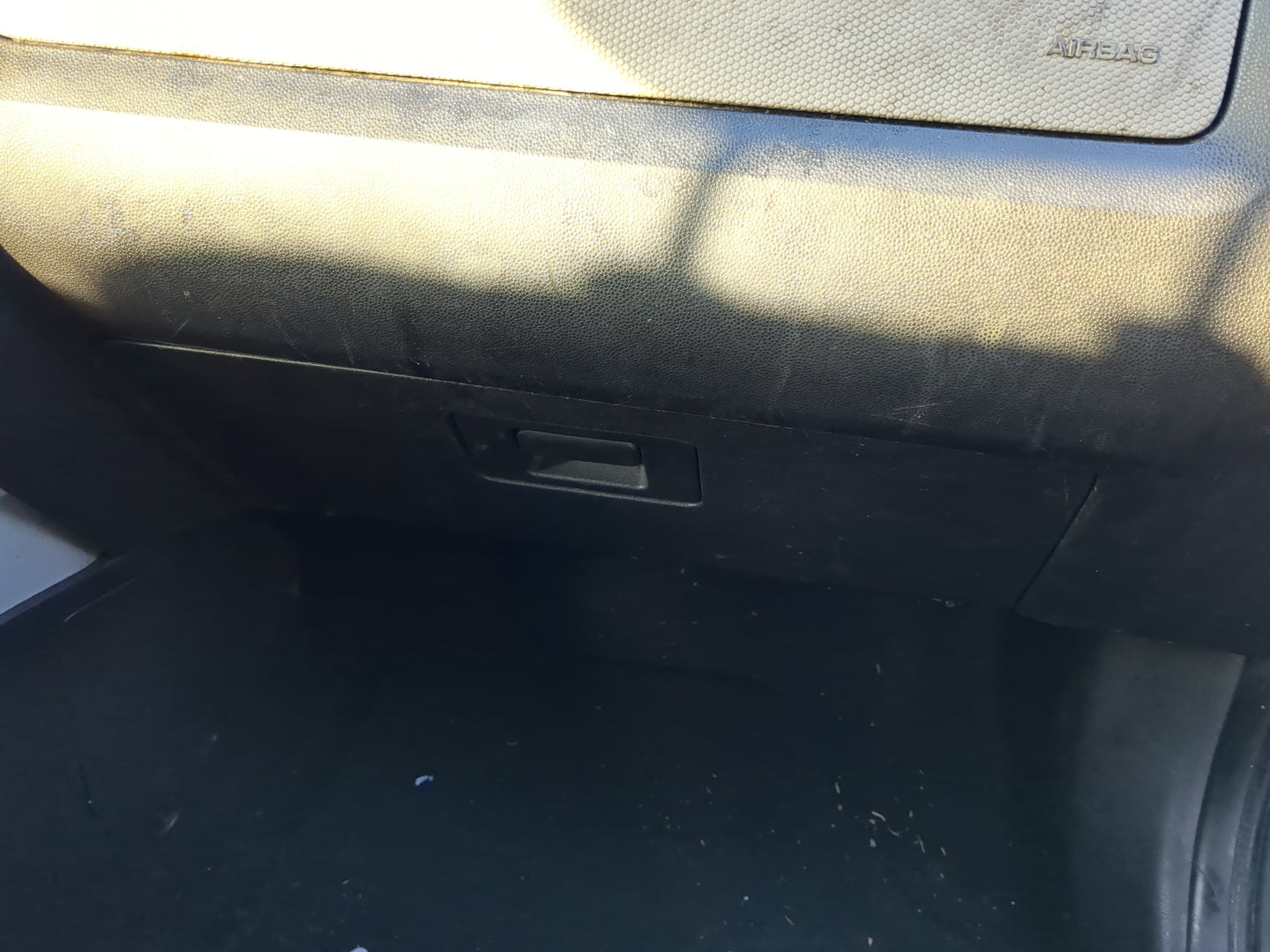 2008 Mercury Mariner Passenger Glove Box Door Storage Compartment - Oemusedautoparts1.com