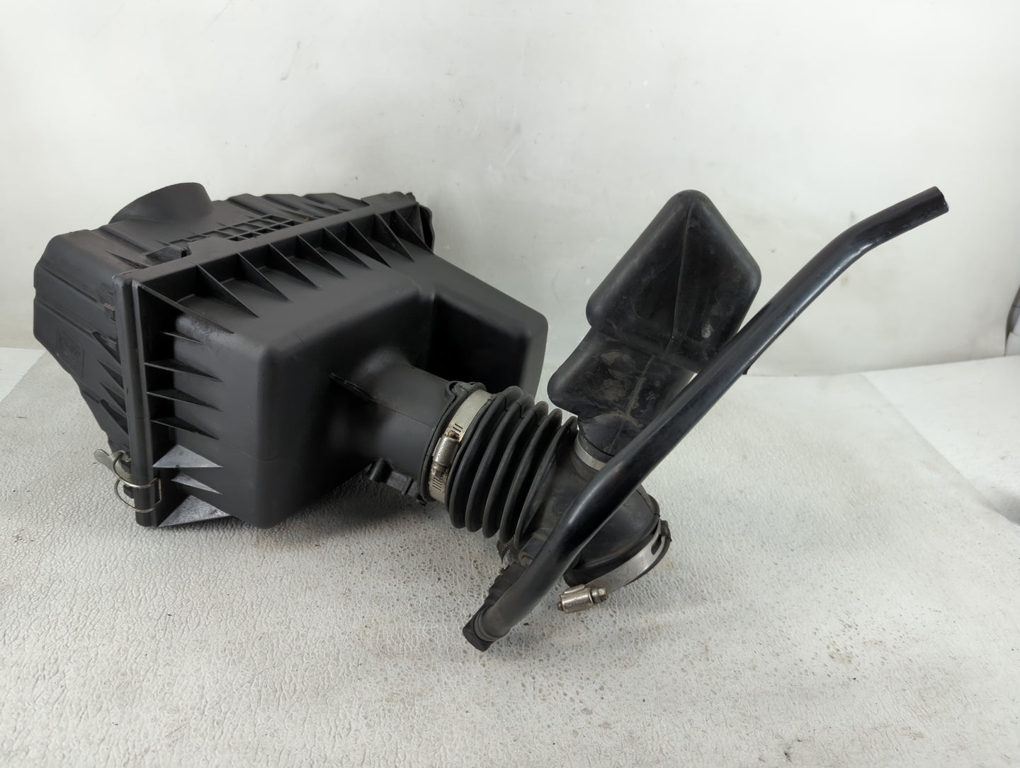 2008-2008 Mercury Mariner Air Cleaner Intake-duct Hose Tube - Oemusedautoparts1.com