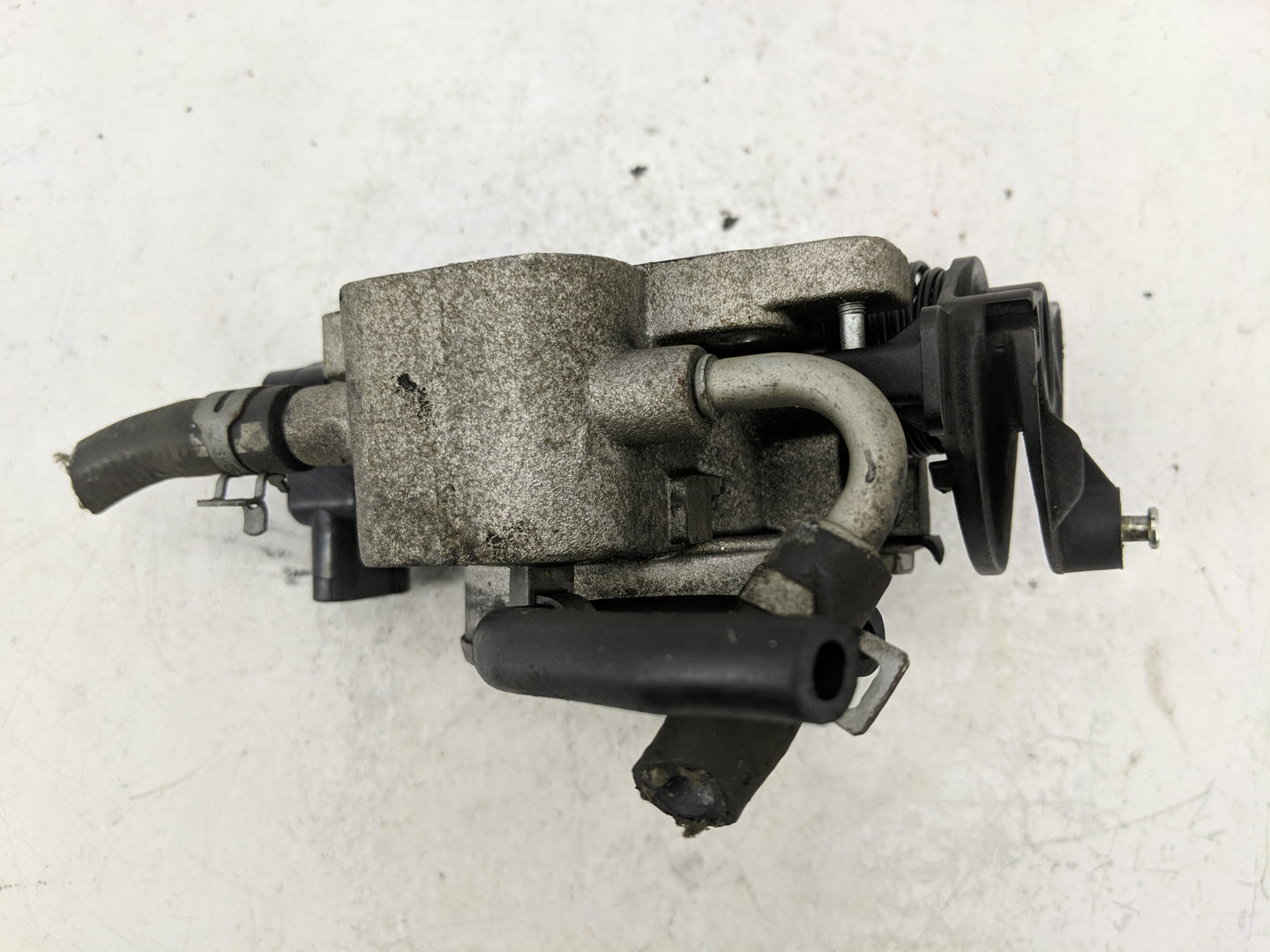 2005-2008 Mercury Mariner Throttle Body P/N:F5RF 9B989 Fits Fits 2005 2006 2007 2008 OEM Used Auto Parts - Oemusedautoparts1