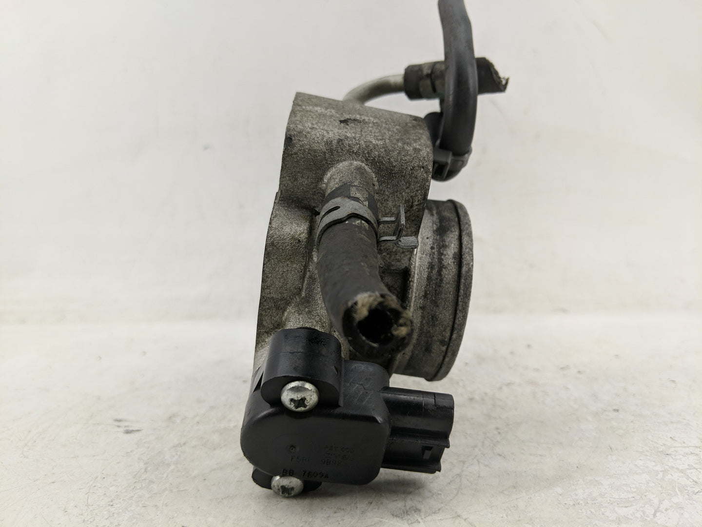 2005-2008 Mercury Mariner Throttle Body P/N:F5RF 9B989 Fits Fits 2005 2006 2007 2008 OEM Used Auto Parts - Oemusedautoparts1