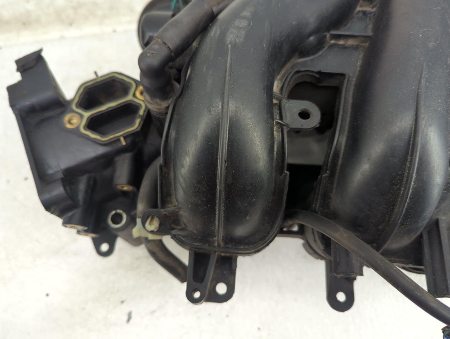 2005-2008 Mercury Mariner Air Intake Manifold Fits Fits 2005 2006 2007 2008 OEM Used Auto Parts - Oemusedautoparts1.com