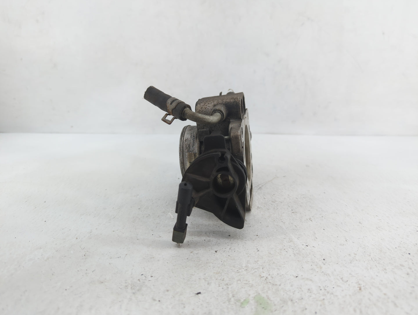 2005-2008 Mercury Mariner Throttle Body P/N:5L8E-AF F5RF-98989 Fits Fits 2005 2006 2007 2008 OEM Used Auto Parts - Oemusedau