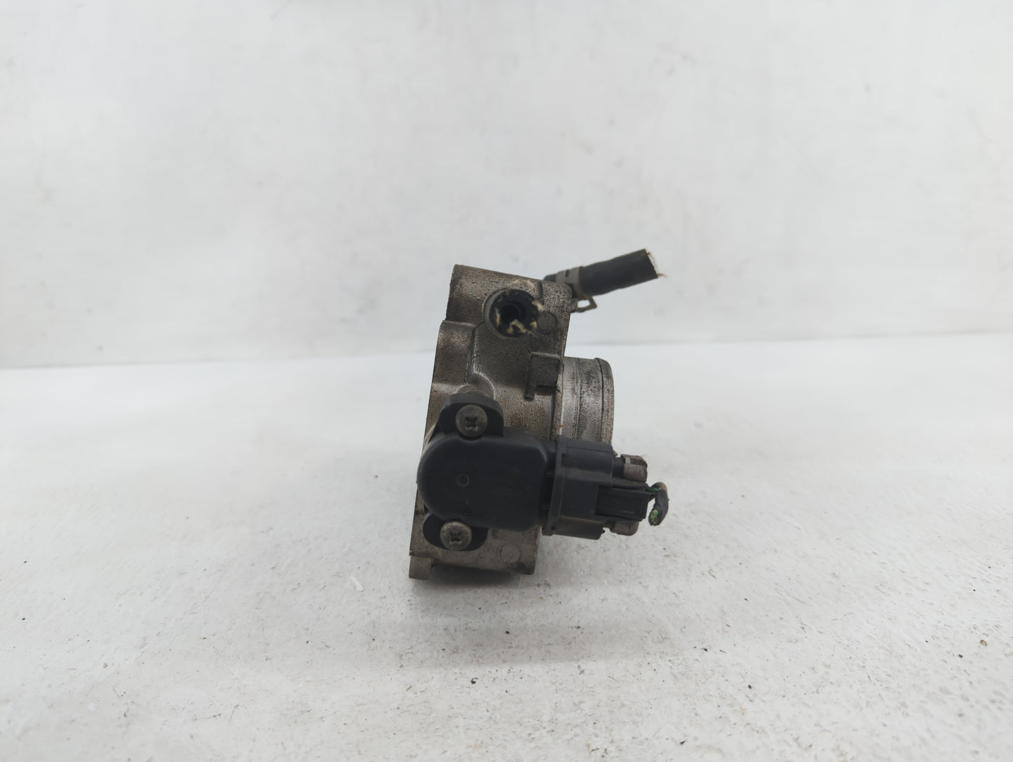 2005-2008 Mercury Mariner Throttle Body P/N:5L8E-AF F5RF-98989 Fits Fits 2005 2006 2007 2008 OEM Used Auto Parts - Oemusedau