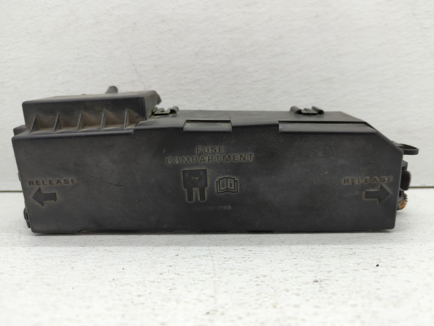 2008 Mercury Mariner Fusebox Fuse Box Panel Relay Module Fits OEM Used Auto Parts - Oemusedautoparts1.com