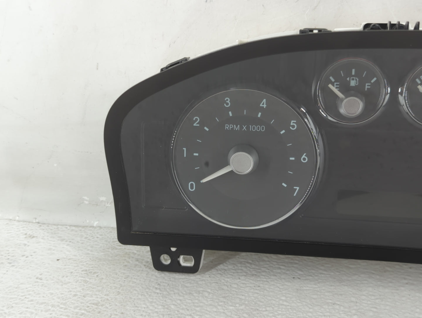 2008-2009 Mercury Milan Instrument Cluster Speedometer Gauges P/N:8E5T-10849-FD Fits Fits 2008 2009 OEM Used Auto Parts - Oe
