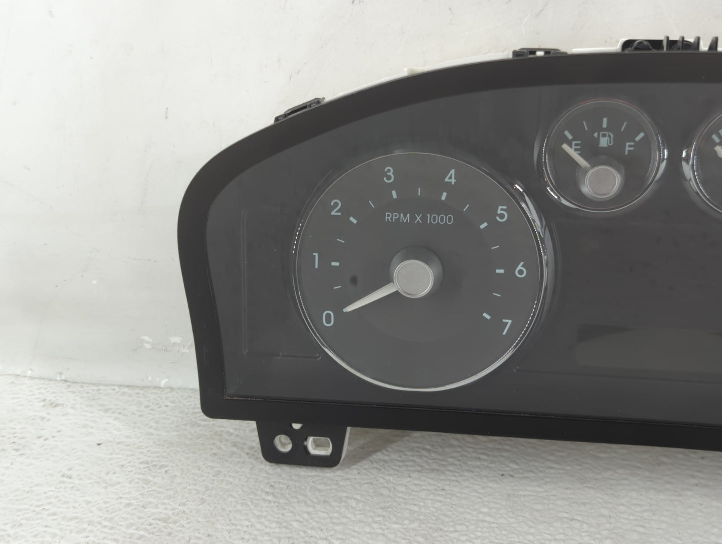 2008-2009 Mercury Milan Instrument Cluster Speedometer Gauges P/N:8E5T-10849-FD Fits Fits 2008 2009 OEM Used Auto Parts - Oe