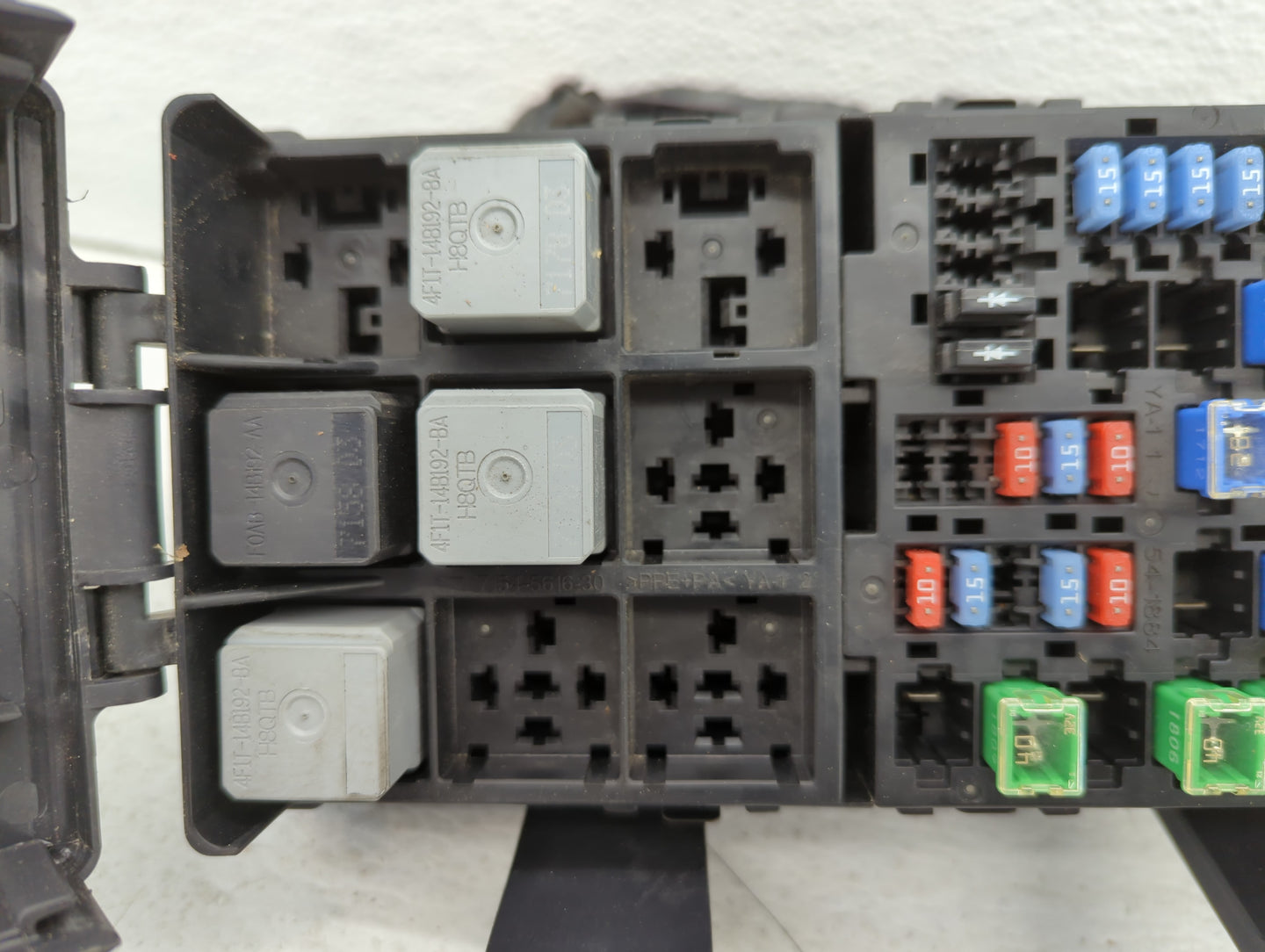 2006-2009 Mercury Milan Fusebox Fuse Box Panel Relay Module P/N:8E5T-14290-A Fits Fits 2006 2007 2008 2009 OEM Used Auto Par