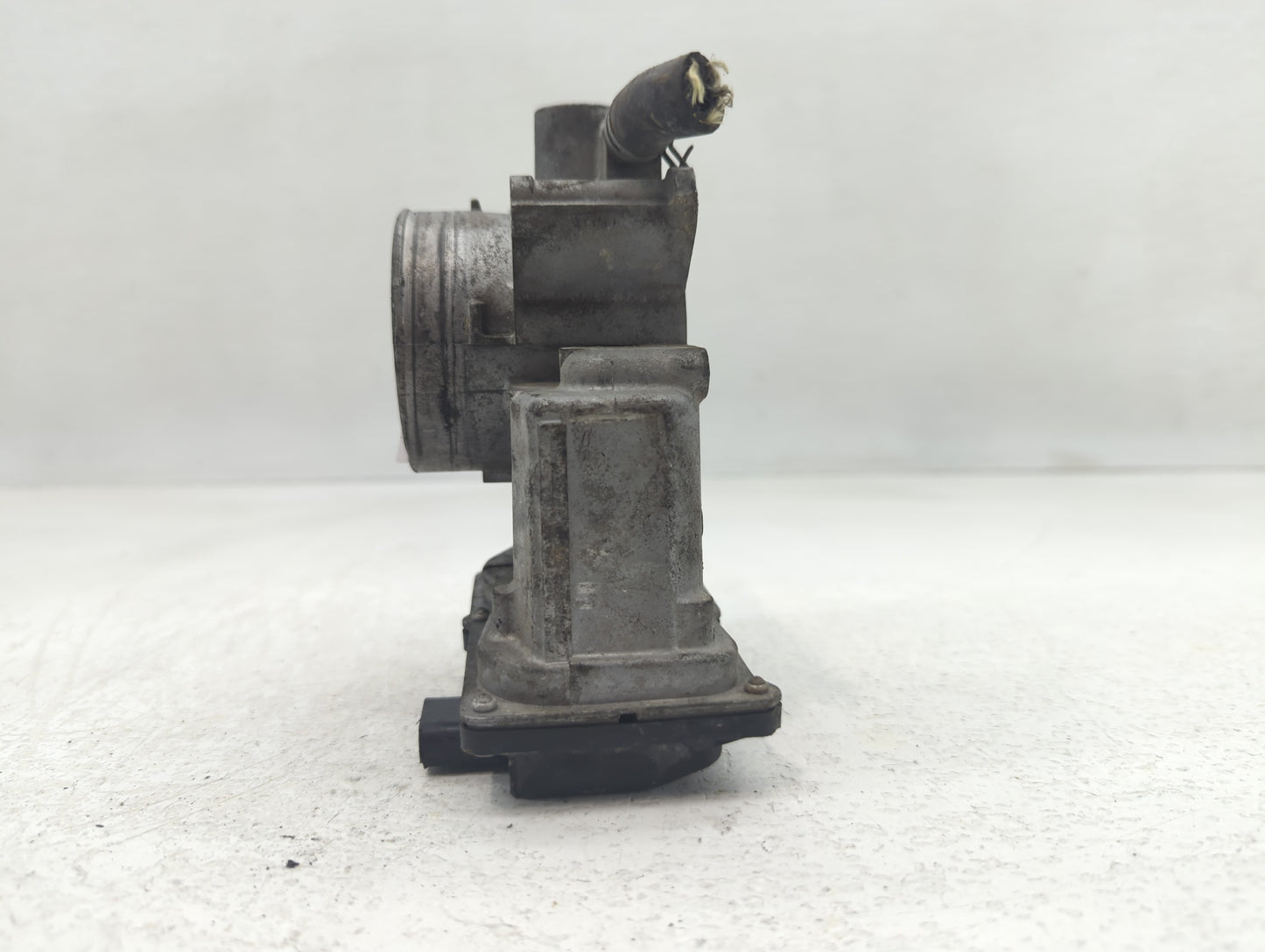 2006-2009 Mercury Milan Throttle Body P/N:093001950 Fits Fits 2006 2007 2008 2009 OEM Used Auto Parts - Oemusedautoparts1.co