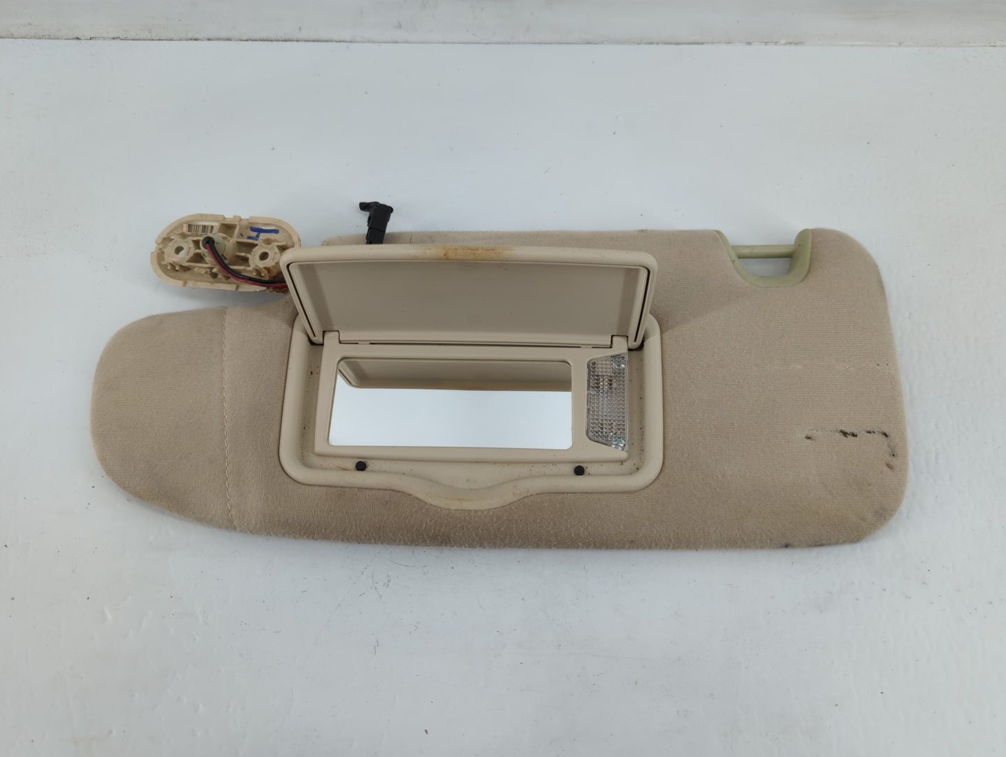 2006-2009 Mercury Milan Sun Visor Shade Replacement Passenger Right Mirror Fits Fits 2006 2007 2008 2009 OEM Used Auto Parts