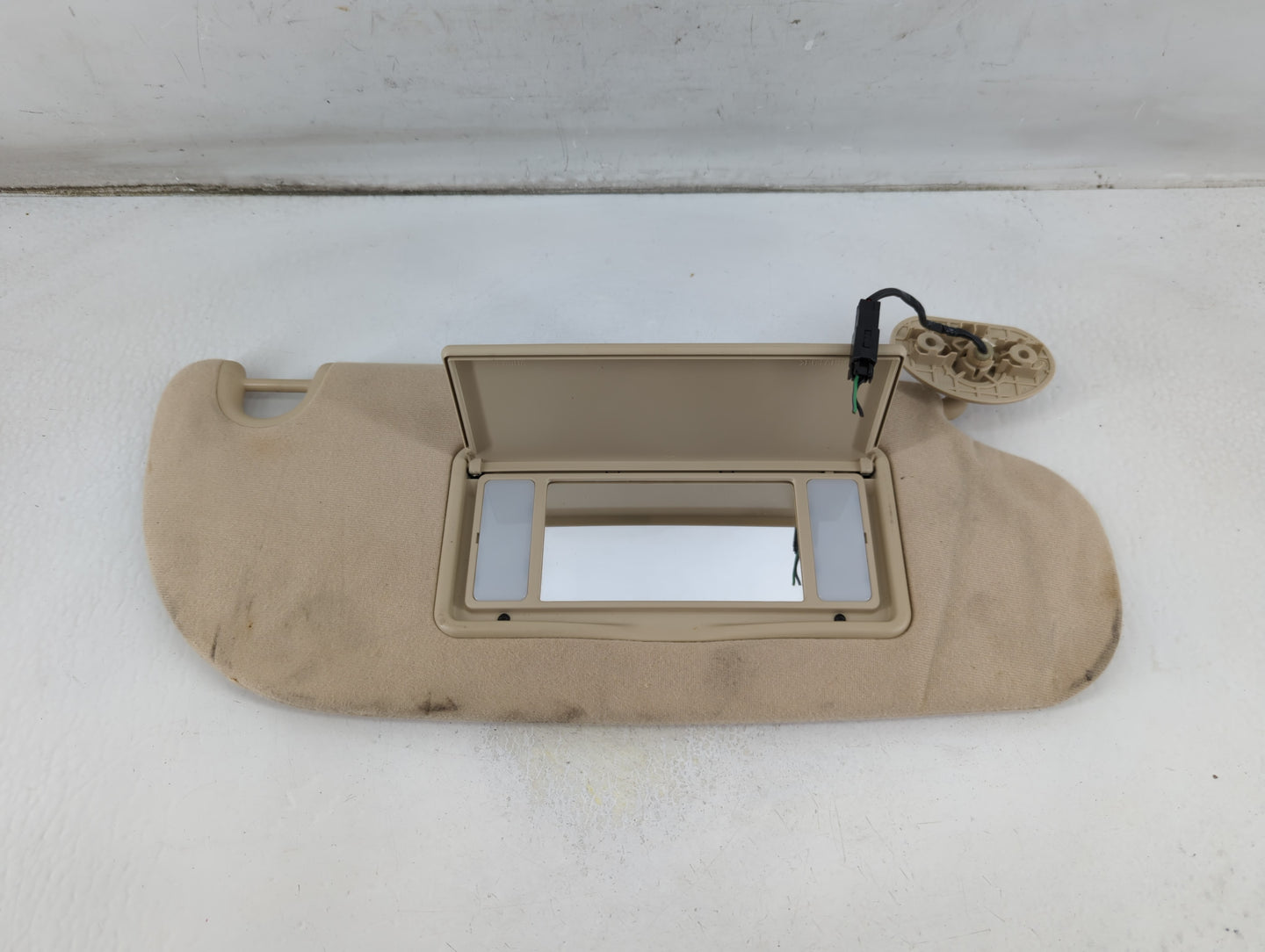 2006-2009 Mercury Mountaineer Sun Visor Shade Replacement Passenger Right Mirror Fits Fits 2006 2007 2008 2009 OEM Used Auto