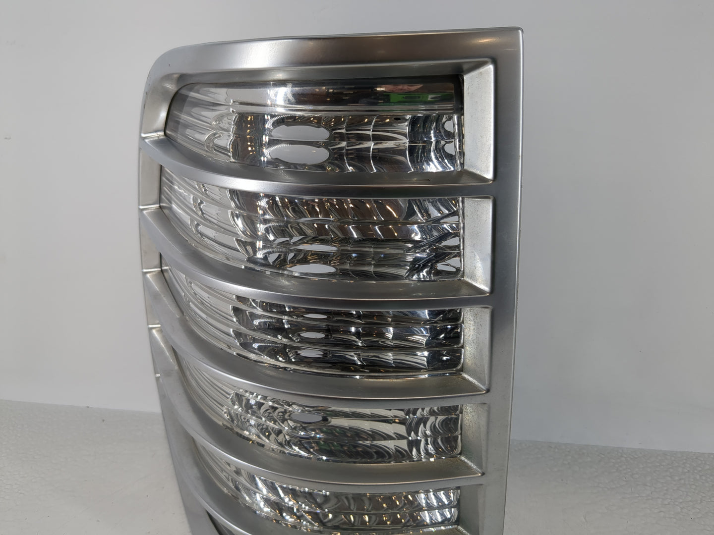 2006-2010 Mercury Mountaineer Tail Light Assembly Driver Left OEM P/N:8L94-13B505-A Fits Fits 2006 2007 2008 2009 2010 OEM U