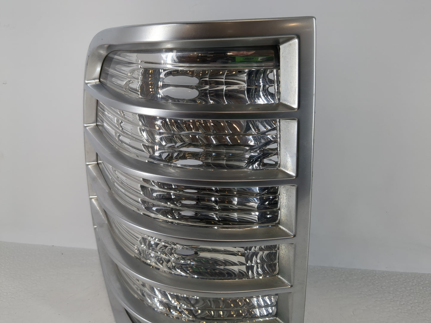 2006-2010 Mercury Mountaineer Tail Light Assembly Driver Left OEM P/N:8L94-13B505-A Fits Fits 2006 2007 2008 2009 2010 OEM U