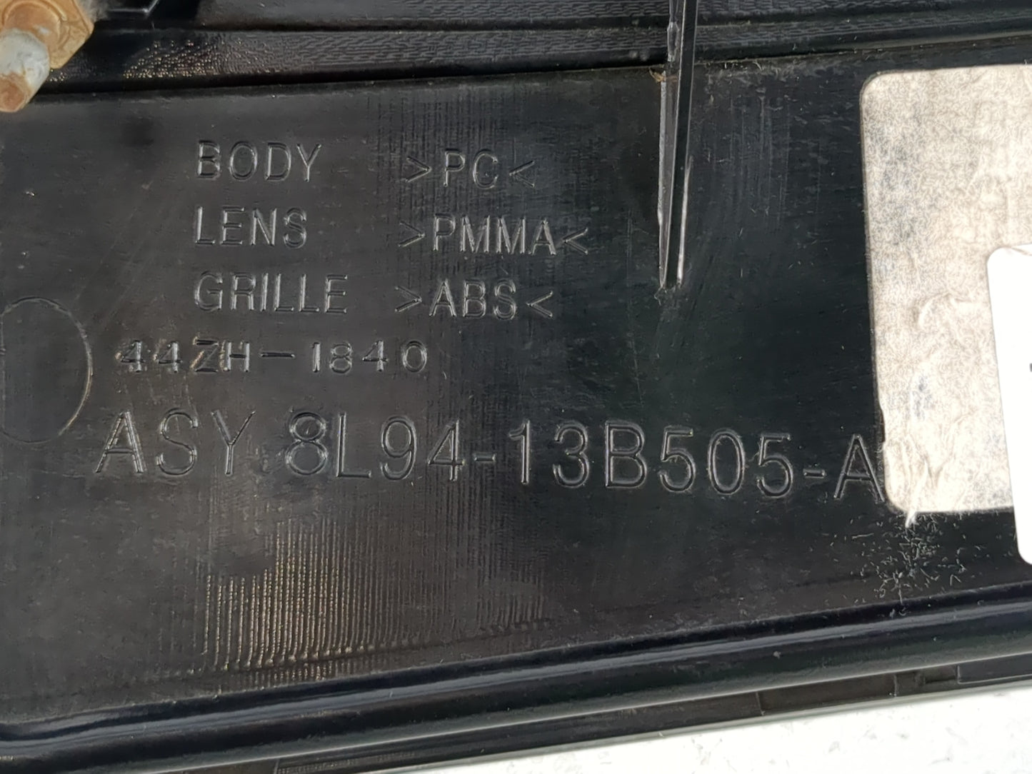 2006-2010 Mercury Mountaineer Tail Light Assembly Driver Left OEM P/N:8L94-13B505-A Fits Fits 2006 2007 2008 2009 2010 OEM U